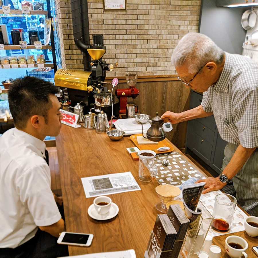 松屋コーヒー本店・松下会長による松屋式ドリップ実演